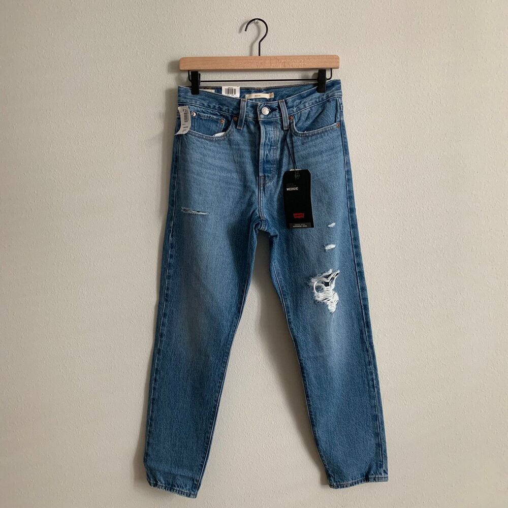 Aritzia Levi’s Wedgie High Rise Jeans size 27